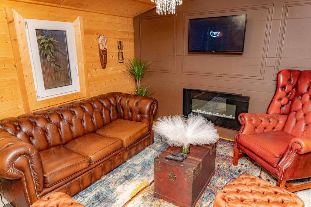 Unique Home W/Garden Hot Tub, Sauna & Cinema Room Лондон Экстерьер фото